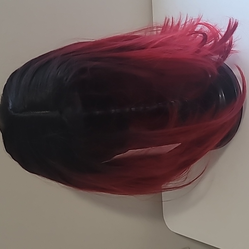 Wig - Picture 3 of 5